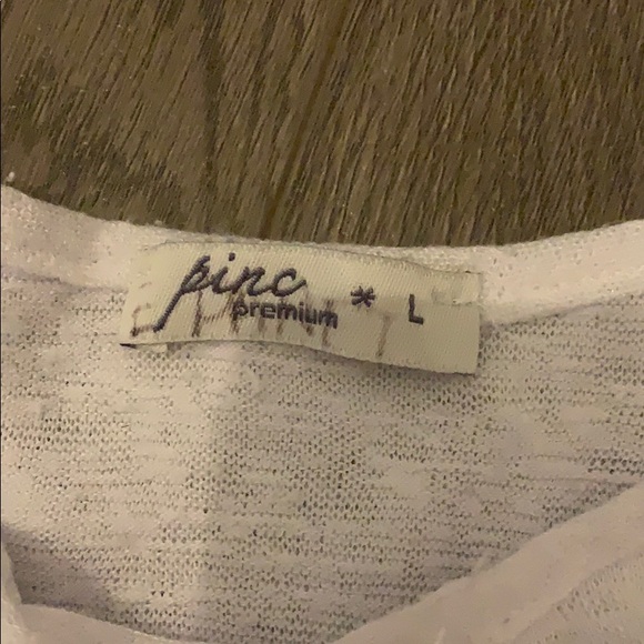 White spaghetti strap tank top - Picture 2 of 3